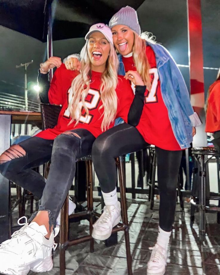 What to Wear to Hockey Games: Ultimate Fan Outfit Guide