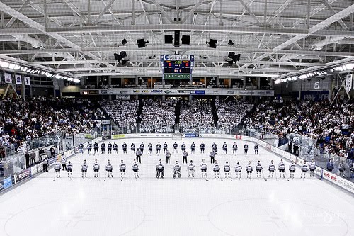 UNH Hockey Score