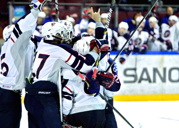 How Do You Get an Assist in Hockey: A Comprehensive Guide