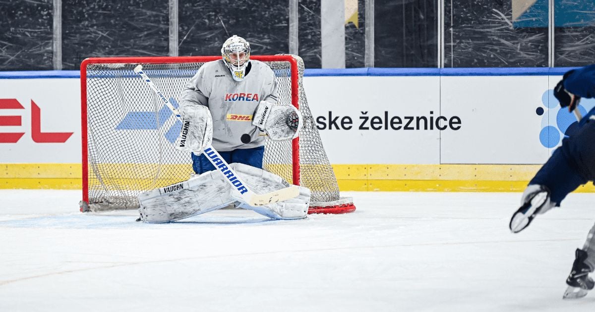 How Much Does Hockey Equipment Weigh: A Complete Breakdown